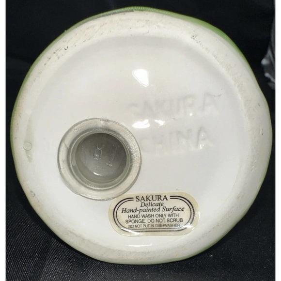 Sakura Porcelain 5'' Salt & Pepper Shaker Set LIGHTHOUSE Shape Black White Paint - Picture 2 of 5